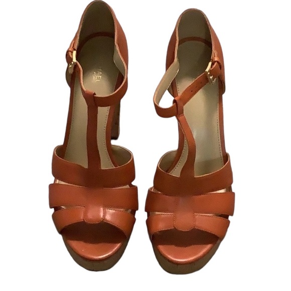 Michael Kors Women Platform  Heels - Picture 5 of 10